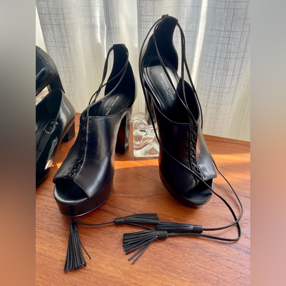 MICHAEL KORS COLLECTION Leather Platform Heels 37